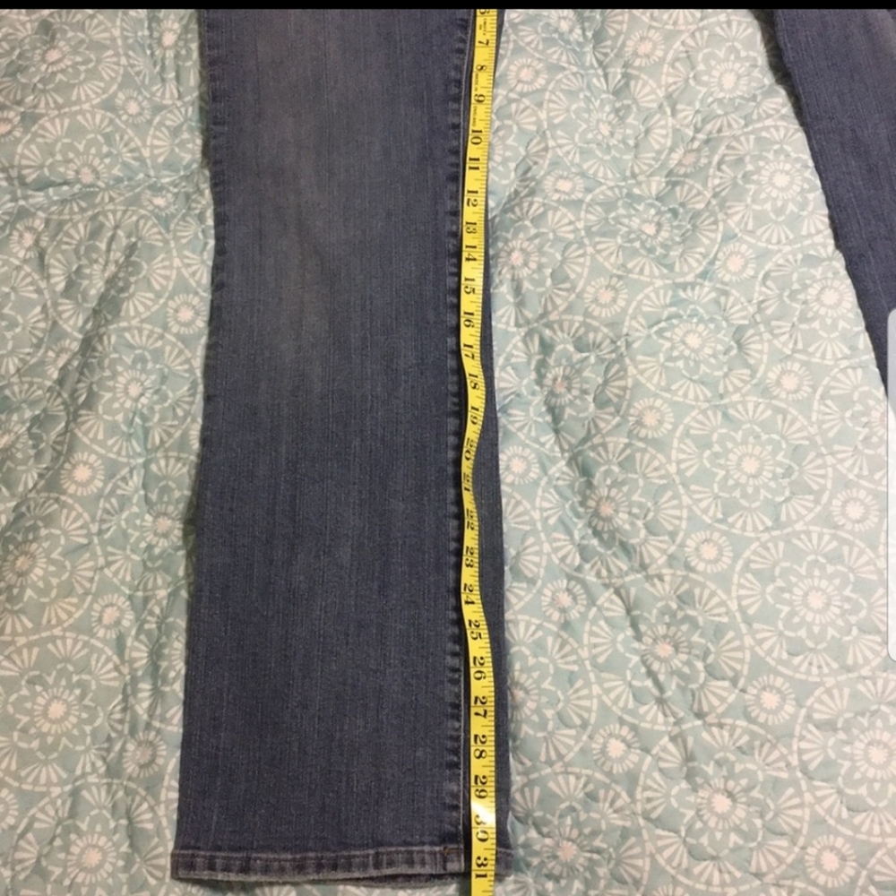 Lucky brand dungaree button fly jeans. Size 8/29 - Picture 4 of 4